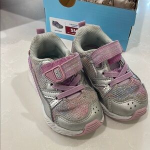 Little girls Stride Rite M2P Journey purple + gray metallic sneakers size 5 EUC